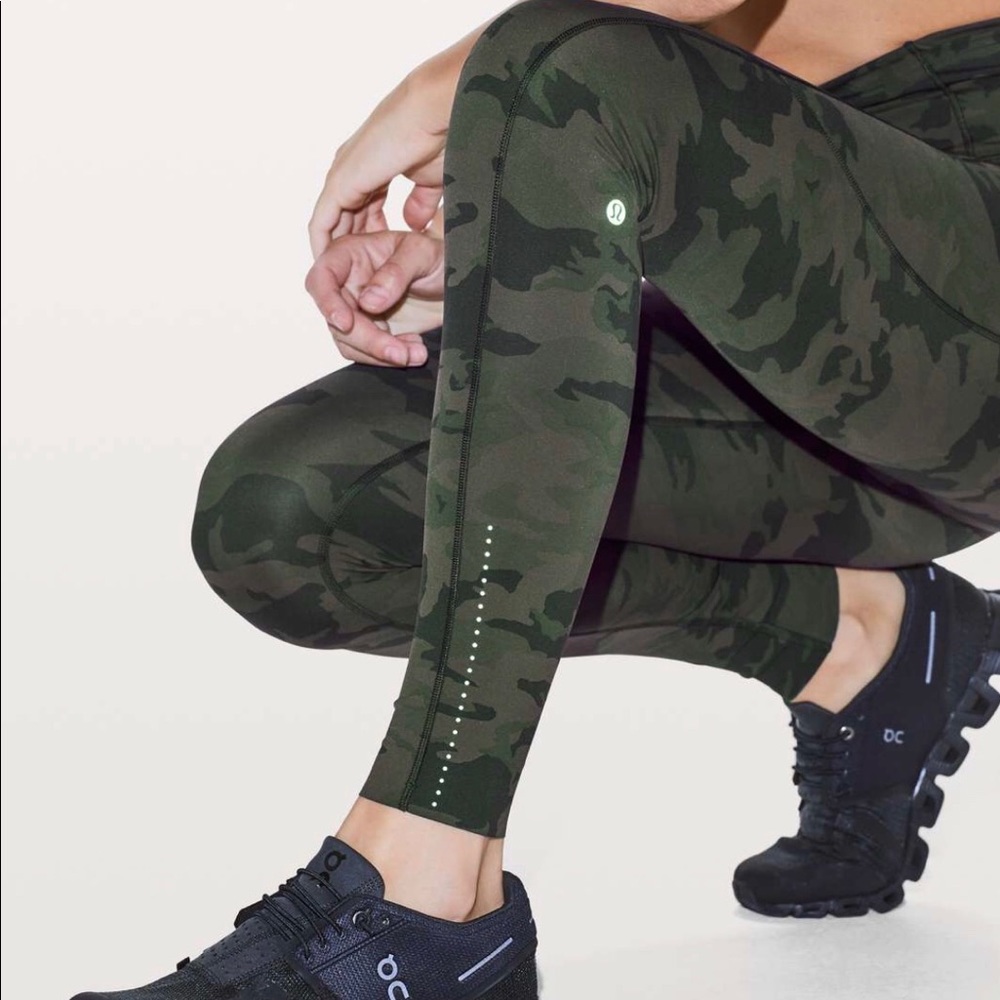RARE CAMO FAST AND FREE LULULEMONS/ LIKE NEW!